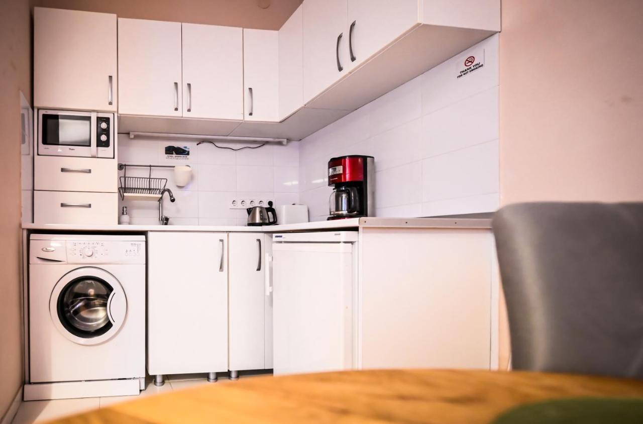 Jules' Sunny, Spacious And Central Apartment Hermannstadt Exterior foto